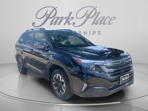 Used 2025 Subaru Forester Premium w/ Convenience Package #1 AWD/4WD image 8