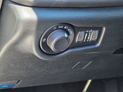 New 2027 Chrysler Pacifica Select FWD image 33