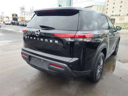 Used 2023 Nissan Pathfinder S image 7