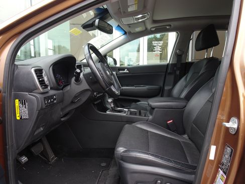 Used 2017 Kia Sportage EX w/ EX Technology Package AWD/4WD image 9
