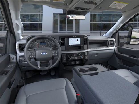 New 2026 Ford F250 XL w/ XL Off-Road Package image 9