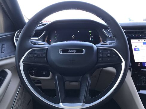 New 2025 Jeep Grand Cherokee Limited 4xe AWD/4WD image 37