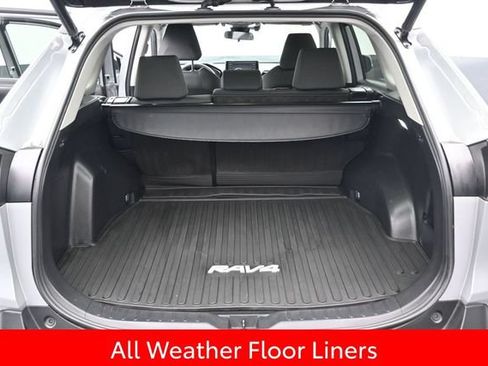 Used 2022 Toyota RAV4 XLE w/ Convenience Package AWD/4WD image 18