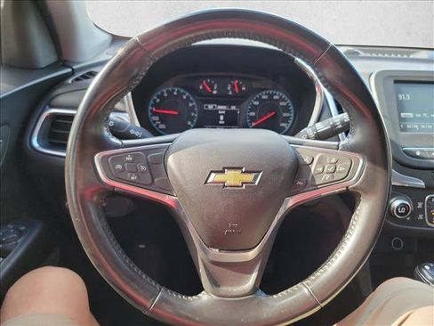 Used 2018 Chevrolet Equinox LT FWD image 19