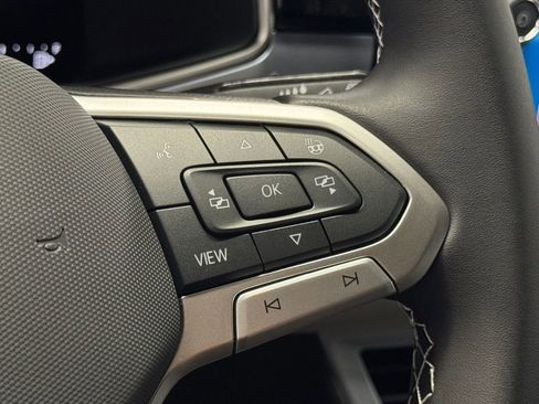 New 2025 Volkswagen Taos SE image 25