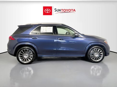 Used 2025 Mercedes-Benz GLE 450e 4MATIC image 2