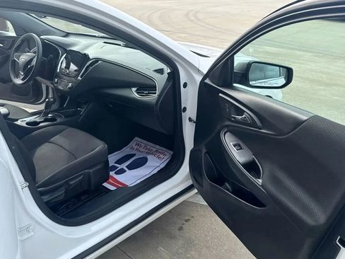 Used 2020 Chevrolet Malibu LT image 24