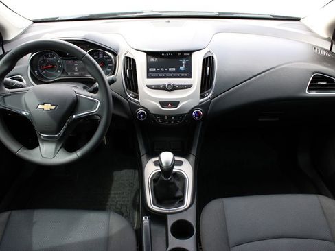 Used 2018 Chevrolet Cruze LS FWD image 6