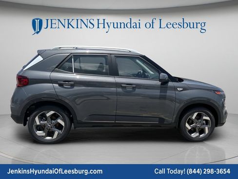 New 2026 Hyundai Venue SEL FWD image 4