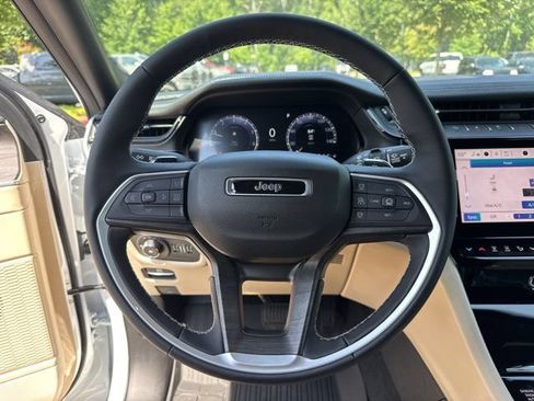 New 2026 Jeep Grand Cherokee L Limited w/ Luxury Tech Group II AWD/4WD image 26