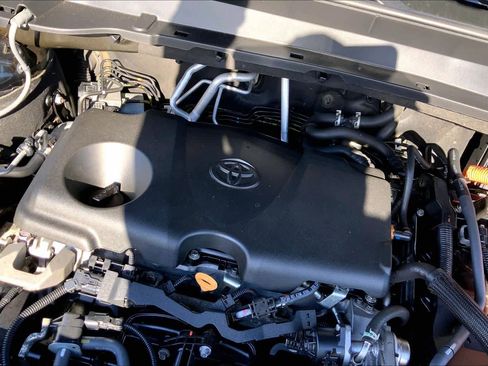 Used 2024 Toyota Grand Highlander XLE image 32