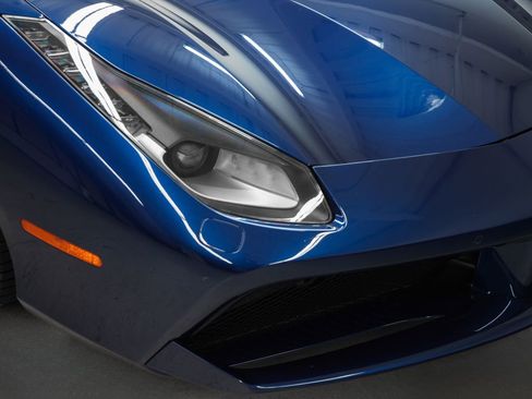 Used 2017 Ferrari 488 Spider Base image 5