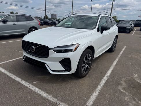 Used 2024 Volvo XC60 B5 Plus AWD/4WD image 1