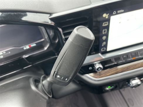 Used 2022 GMC Sierra 1500 Elevation w/ LPO, Elevation Black Package image 16