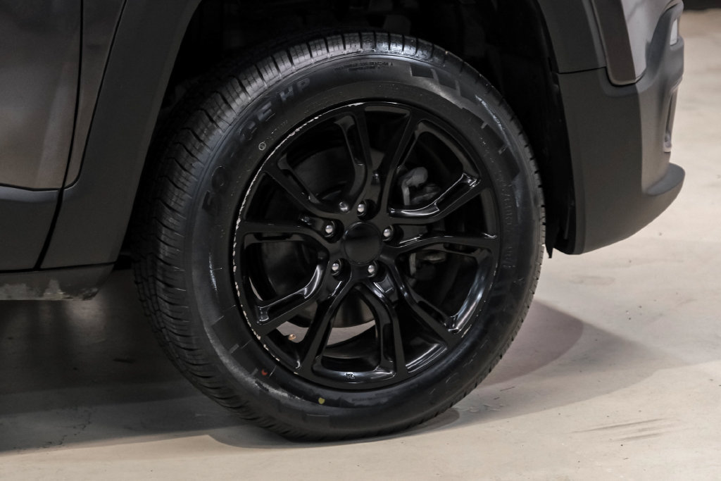 Used 2017 Jeep Renegade Latitude w/ Cold Weather Group AWD/4WD image 49
