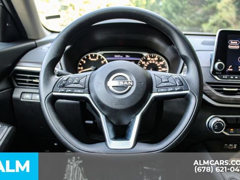 Used 2025 Nissan Altima 2.5 SV FWD image 22