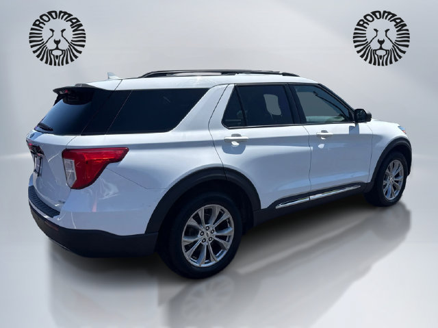 Used 2020 Ford Explorer XLT w/ Equipment Group 202A AWD/4WD image 6