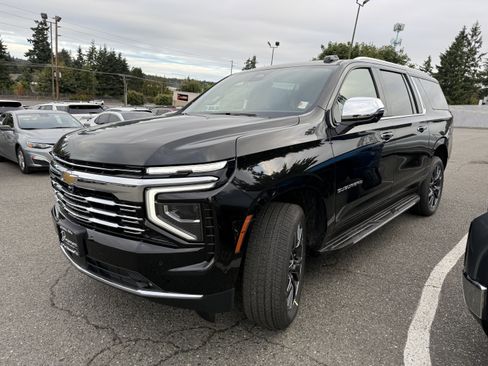 New 2025 Chevrolet Suburban Premier image 4
