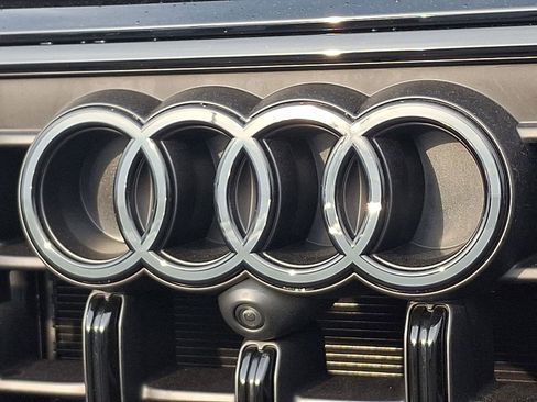 New 2026 Audi Q8 Premium image 23