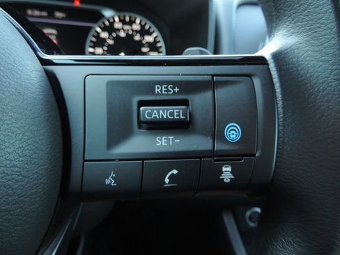 Used 2023 Nissan Rogue SV FWD image 28