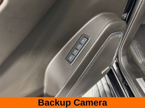 Used 2017 Chevrolet Suburban LT image 12