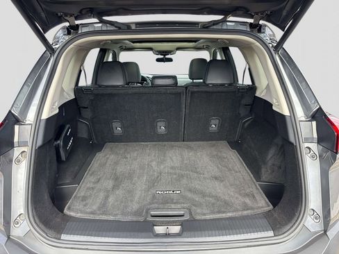 Used 2023 Nissan Rogue SV w/ SV Premium B Package image 13