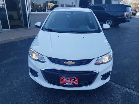 Used 2018 Chevrolet Sonic LT image 3
