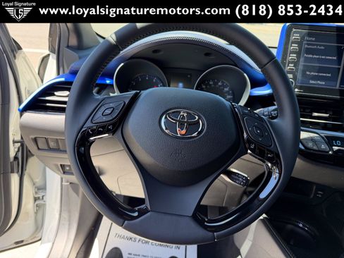 Used 2021 Toyota C-HR XLE FWD image 25