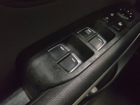 Used 2018 Kia Soul image 27