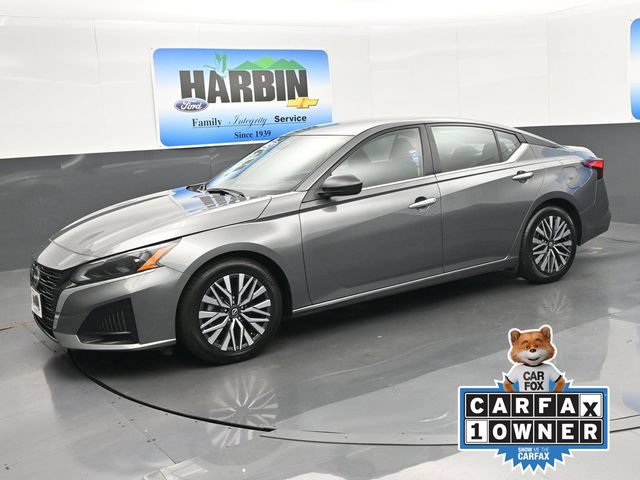 Used 2025 Nissan Altima 2.5 SV FWD image 1