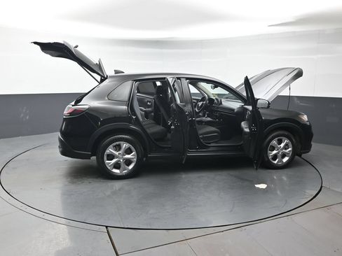 Certified 2024 Honda HR-V LX image 40
