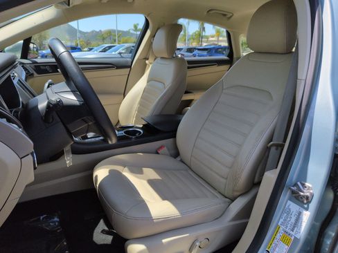 Used 2013 Ford Fusion SE FWD image 16