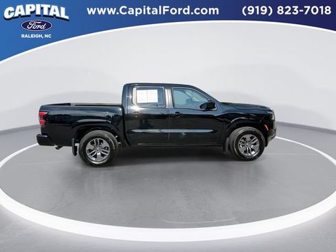 Used 2025 Nissan Frontier SV RWD image 9
