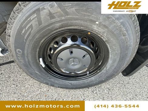 Used 2025 Mercedes-Benz Sprinter 2500 image 30