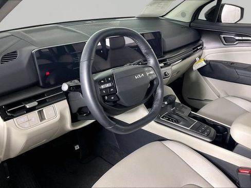 Certified 2026 Kia Sportage EX FWD image 16