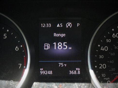Used 2021 Volkswagen Tiguan SE w/ Panoramic Sunroof Package AWD/4WD image 13