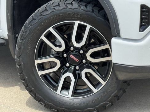 Used 2024 GMC Sierra 1500 AT4 w/ AT4 Premium Package AWD/4WD image 36