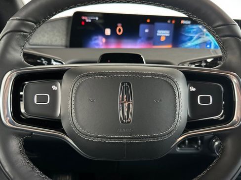 New 2026 Lincoln Navigator Reserve AWD/4WD image 24