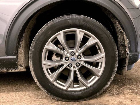 Certified 2022 Ford Explorer XLT w/ Equipment Group 202A image 8