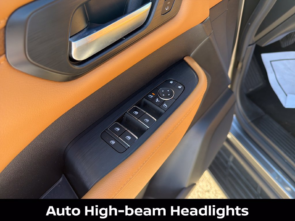 Certified 2025 Nissan Armada SL w/ Captain's Chari Seat Package AWD/4WD image 14