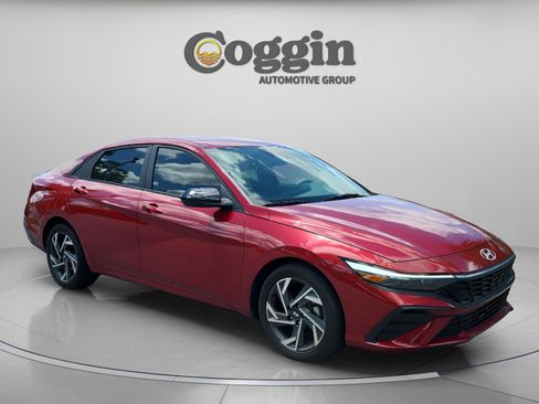Used 2025 Hyundai Elantra Sport FWD image 7