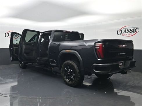 Used 2024 GMC Sierra 2500 AT4 w/ AT4 Premium Plus Package image 32