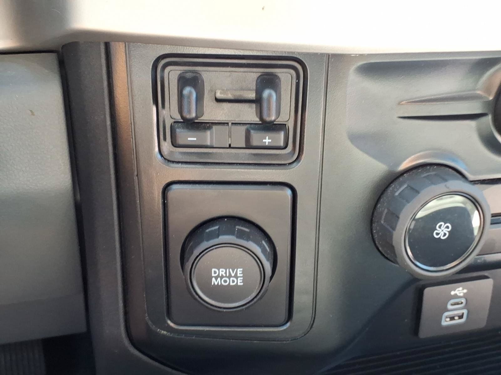 Used 2024 Ford F250 XL RWD image 19