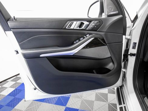 Used 2025 BMW X7 xDrive40i image 16