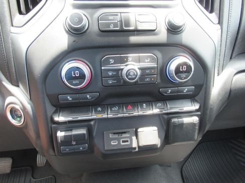 Used 2022 Chevrolet Silverado 1500 LT w/ All Star Edition Plus RWD image 26