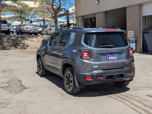 Used 2016 Jeep Renegade Trailhawk w/ Premium Trailhawk Package AWD/4WD image 7