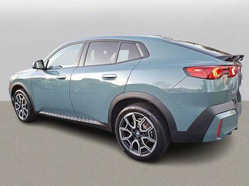 Used 2025 BMW X2 xDrive28i w/ Premium Package image 5