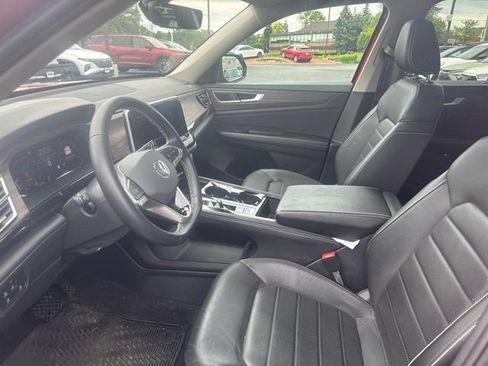 Used 2024 Volkswagen Atlas SEL AWD/4WD image 8