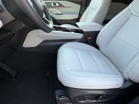 New 2026 Ford Explorer Platinum AWD/4WD image 20