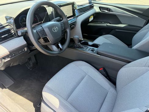 Used 2026 Toyota Camry LE FWD image 7